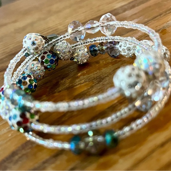 Handmade Spiral Wrap Bracelet Rhinestone Iridescent Beads & Crystal Heart Bangle - Picture 6 of 7
